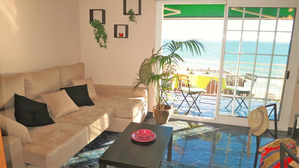 Bianca Seaview & Montgat